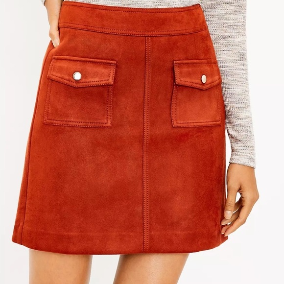 LOFT faux suede flap pockets mini skirt Sz 10 lined side zipper - Picture 1 of 8